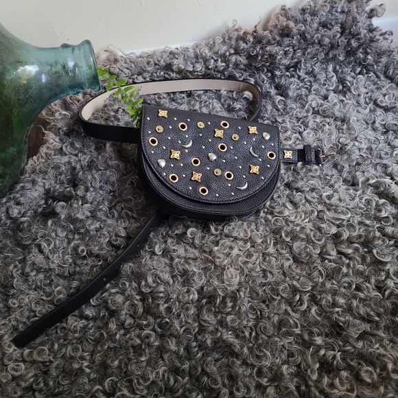 SWAPPED - NWOT BCBGeneration Belt Bag - Picture 2 of 8